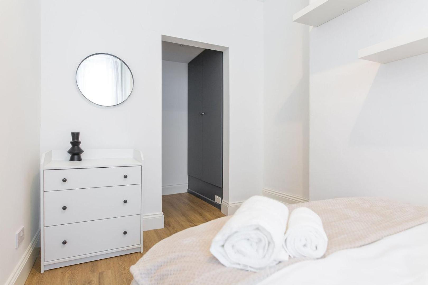 Free Parking | Free Wifi | Smart Tv Apartment Sketty