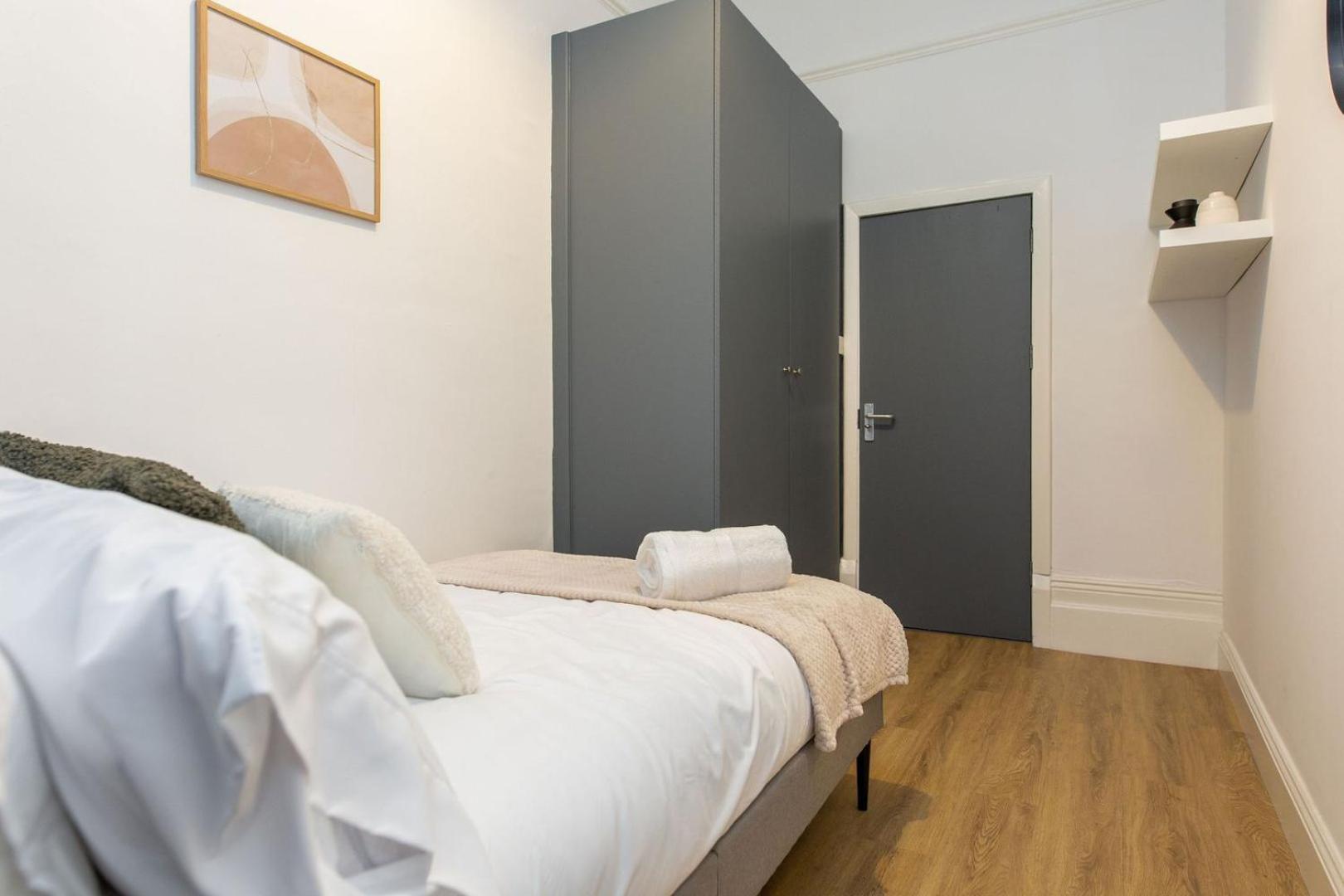Free Parking | Free Wifi | Smart Tv Apartment