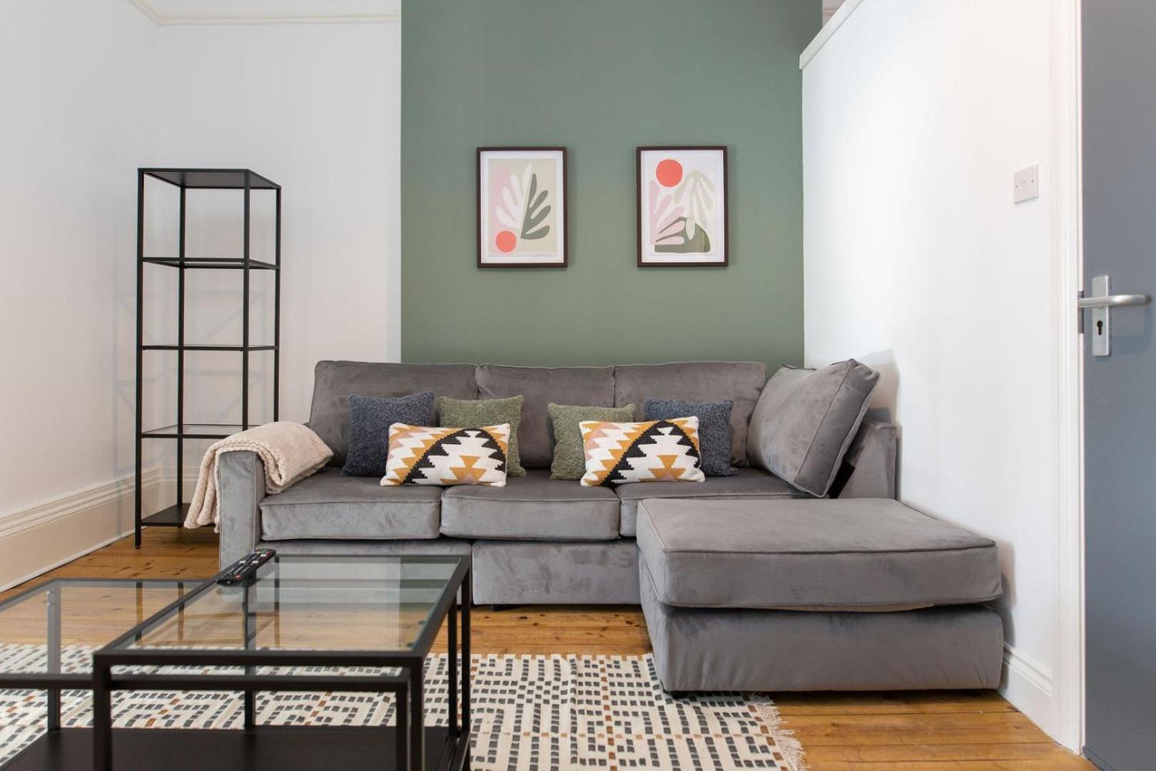 Free Parking | Free Wifi | Smart Tv Apartment Sketty