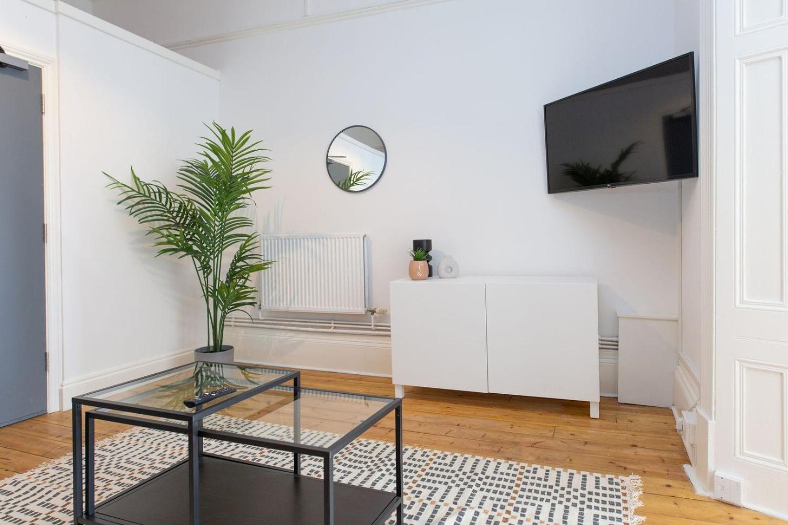 Free Parking | Free Wifi | Smart Tv Apartment